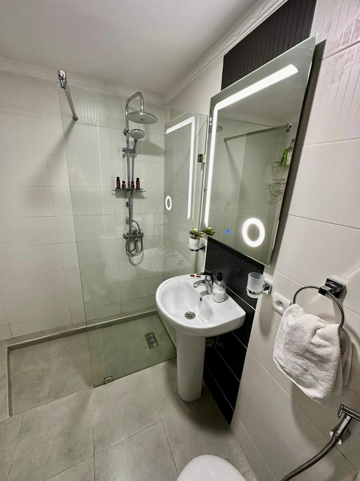 Appart Neuf Lumineux Climatise 1Ere Etage Tanger Extérieur photo